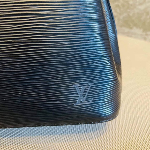 LV Pétit Noé Épi leather bag - Picture 4 of 16